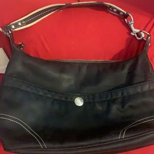 Black médium coach handbag